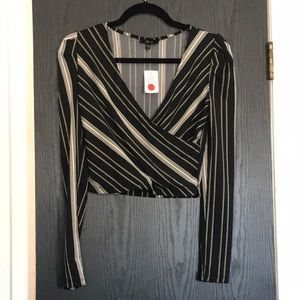 NWT Long Sleeve Top Cropped